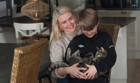 Line, sønnen og katten